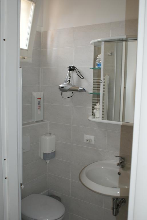 4-Tourist House Bologna-Studio - Self Check-In Exterior foto